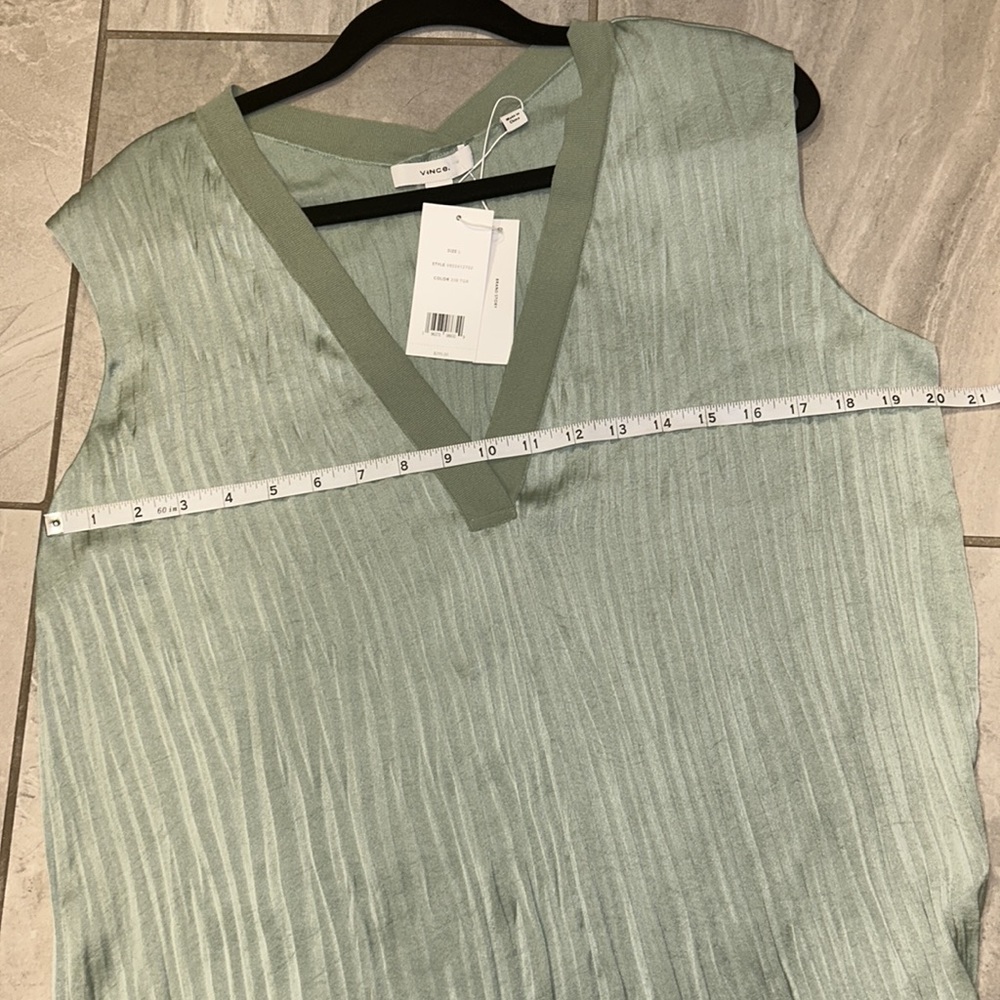 NWT $295 Vince Sleeveless Double V - neck blouse Top crushed Green large - Picture 10 of 12